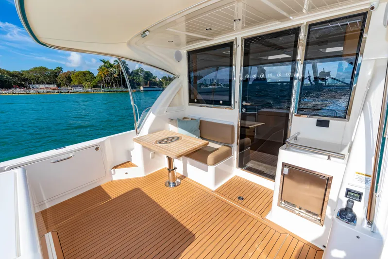 Ipanema Yacht Photos Pics 