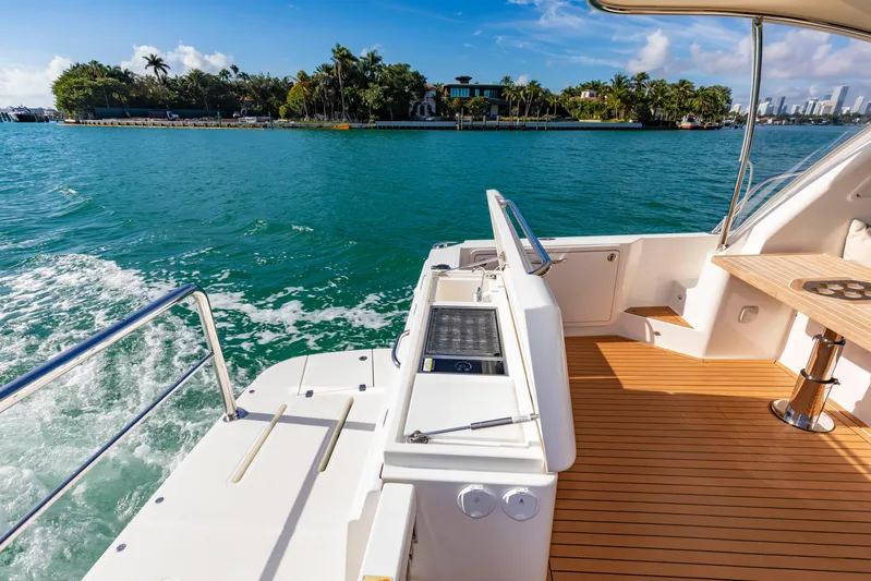 Ipanema Yacht Photos Pics 