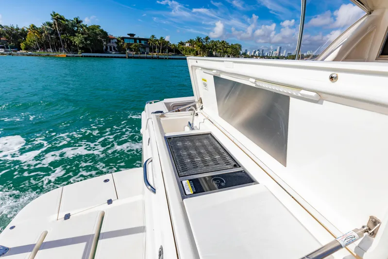 Ipanema Yacht Photos Pics 