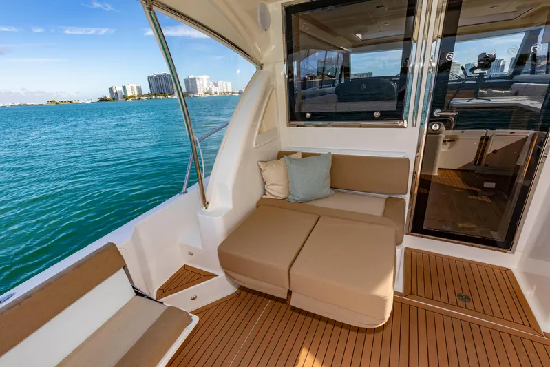 Ipanema Yacht Photos Pics 