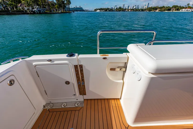 Ipanema Yacht Photos Pics 