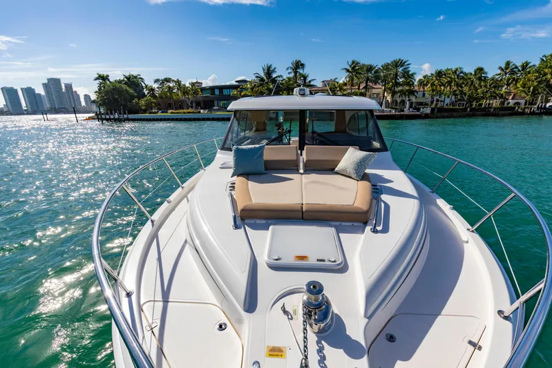 Ipanema Yacht Photos Pics 