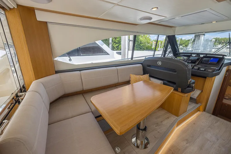 Ipanema Yacht Photos Pics 