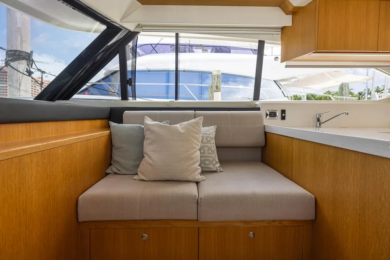 Ipanema Yacht Photos Pics 