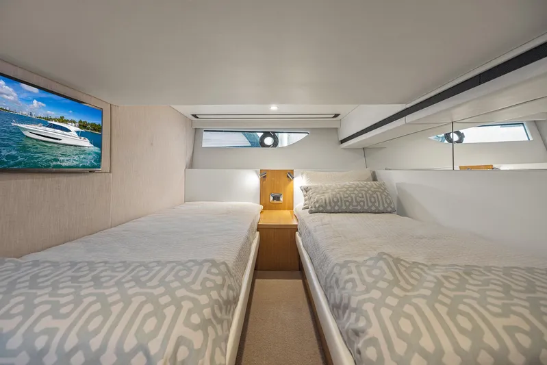 Ipanema Yacht Photos Pics 