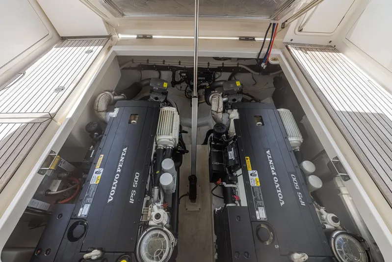 Ipanema Yacht Photos Pics 