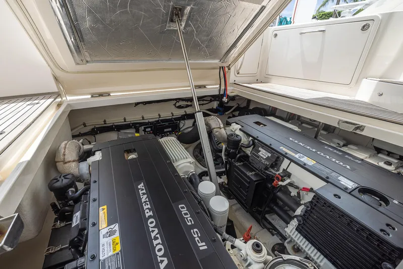 Ipanema Yacht Photos Pics 