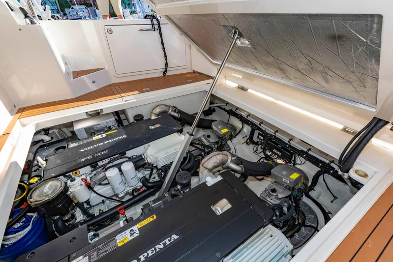 Ipanema Yacht Photos Pics 