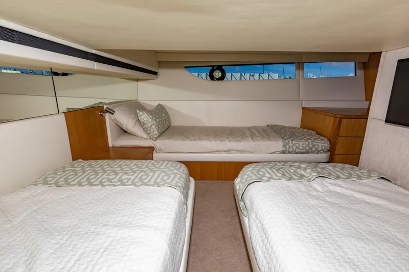 Ipanema Yacht Photos Pics 