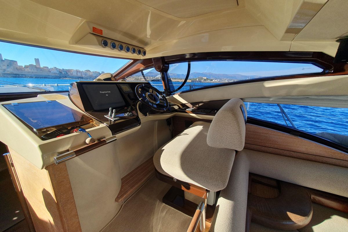 2007 Azimut 46 