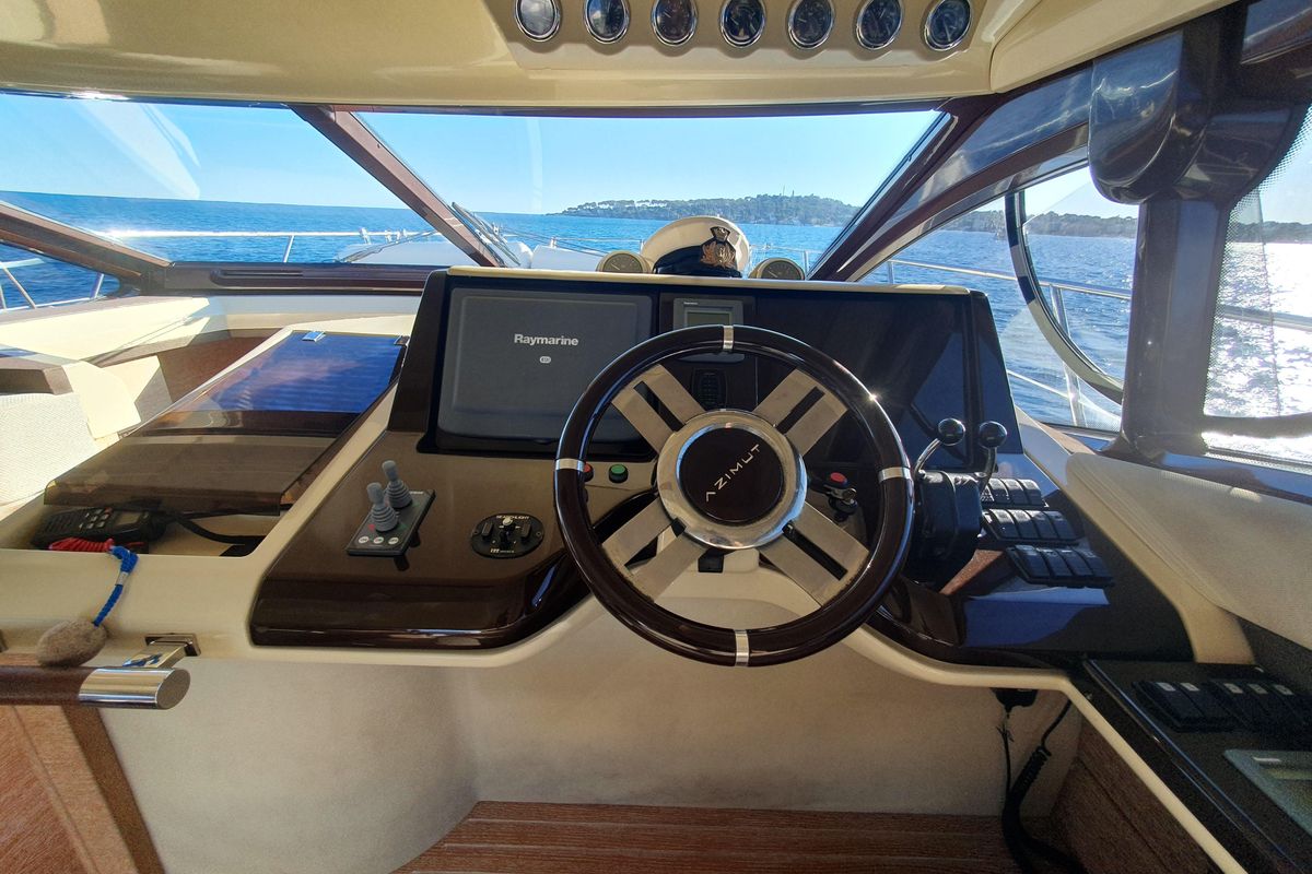2007 Azimut 46 