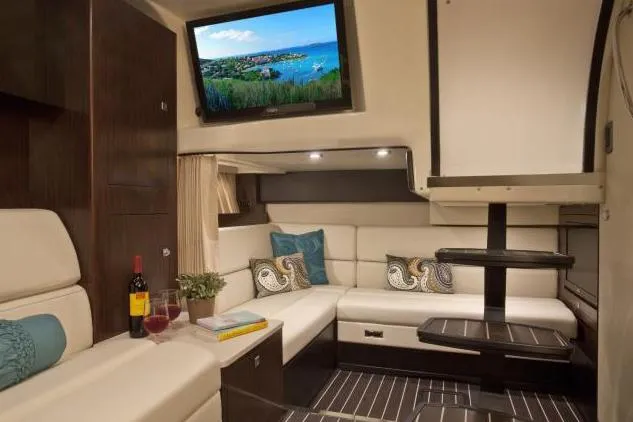  Yacht Photos Pics Pull out bed