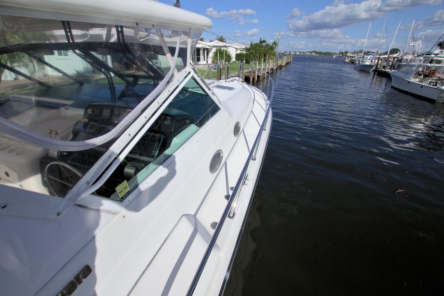 2003 Tiara Yachts 4000 Express