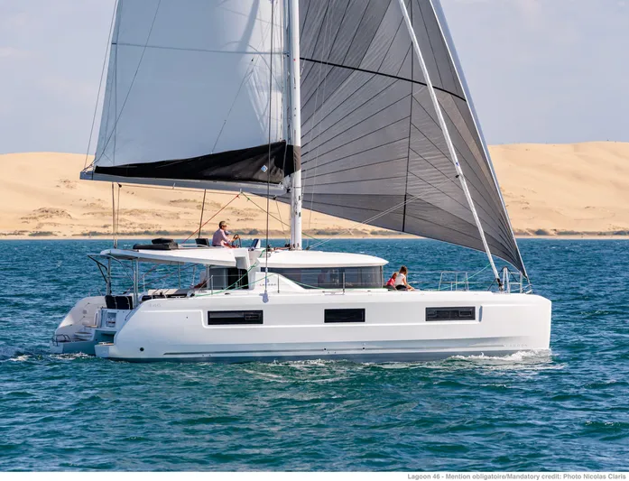  Yacht Photos Pics Manufacturer Provided Image