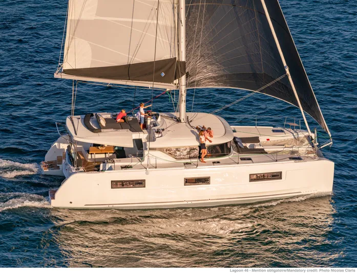  Yacht Photos Pics Manufacturer Provided Image