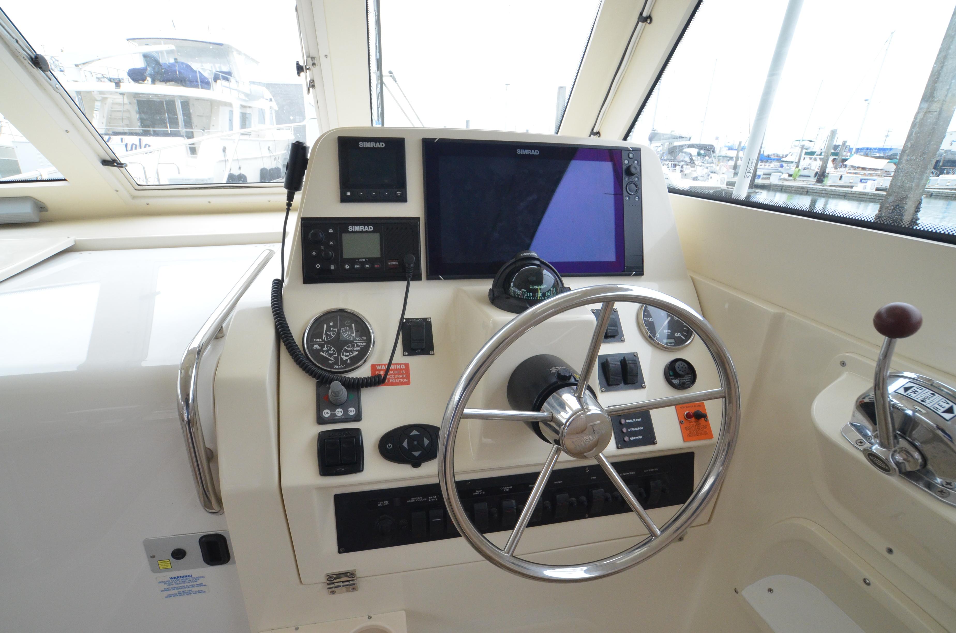 2008 Mainship Pilot 30 Express Cruiser for sale - YachtWorld