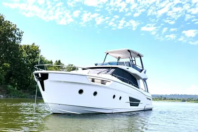 Greenline 45 Fly with Hardtop & Solar Panels