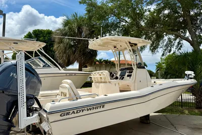 Grady-White Coastal Explorer 251