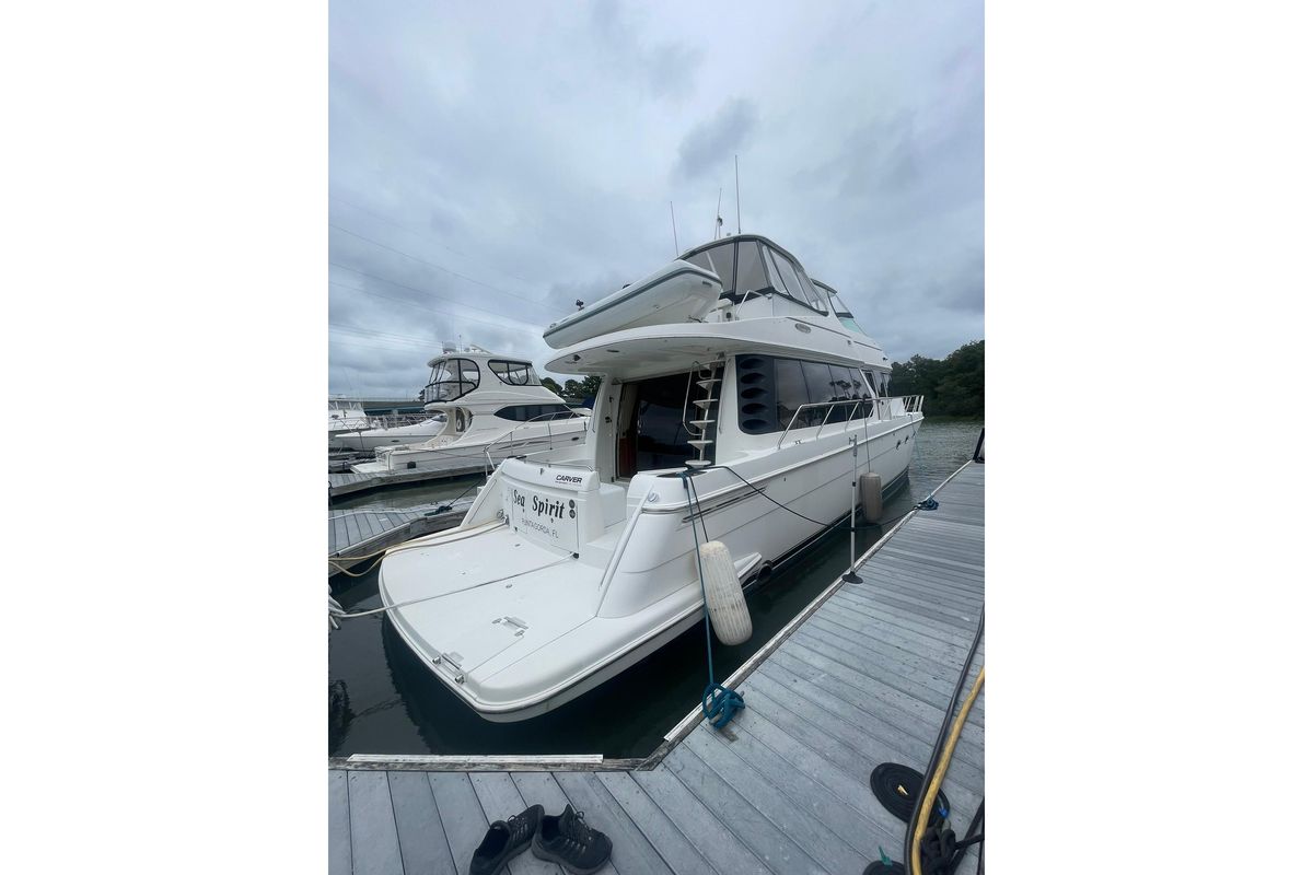 2004 Carver 57 