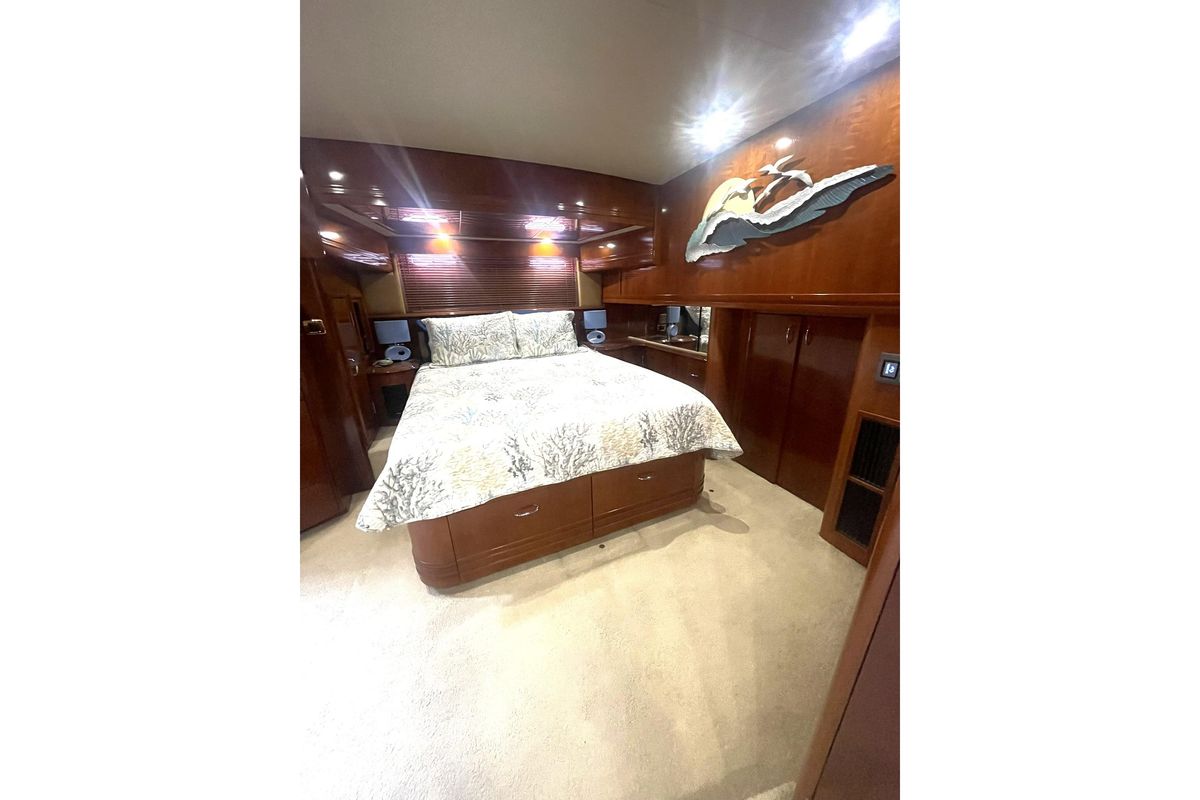 2004 Carver 57 