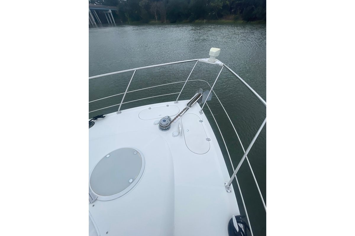2004 Carver 57 