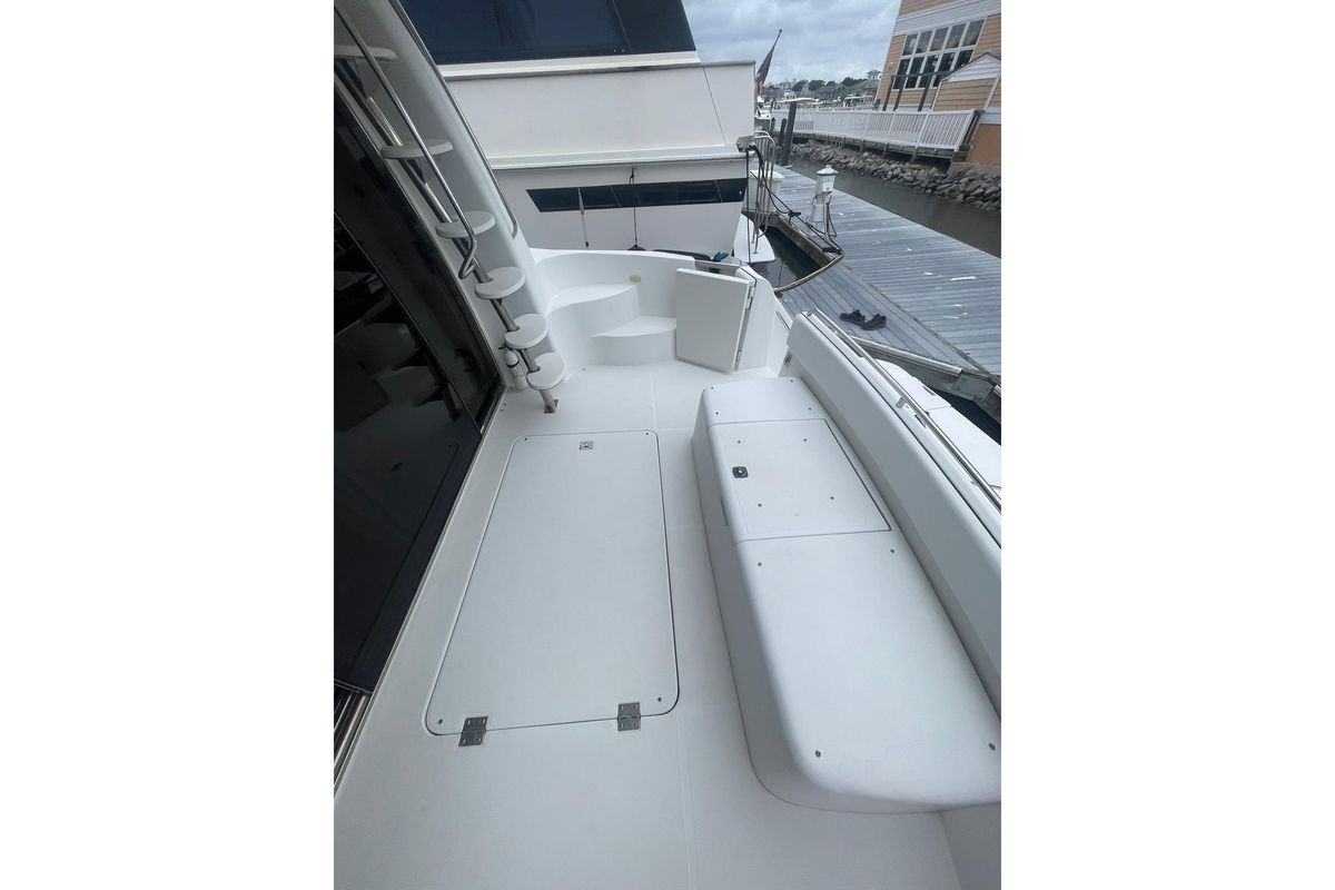 2004 Carver 57 