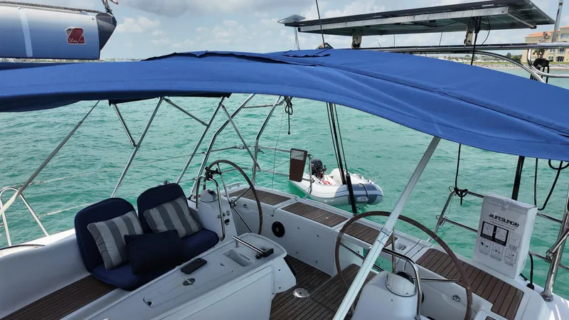 Beluga Yacht Photos Pics 