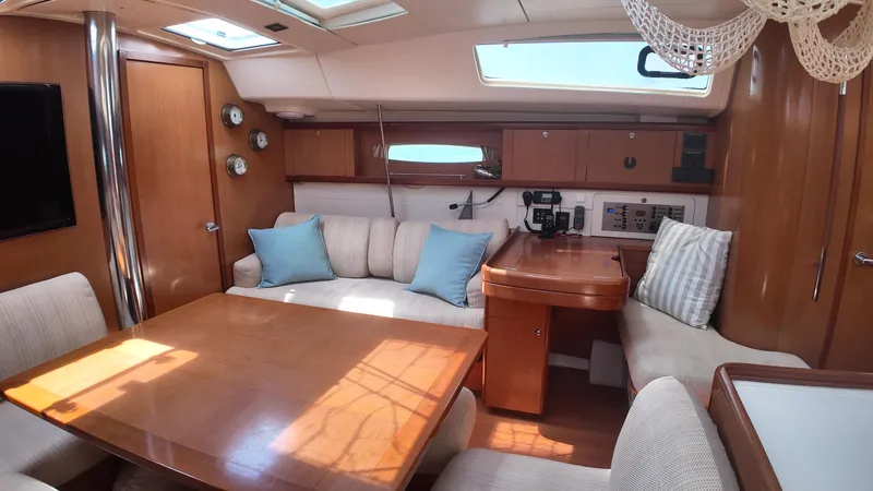 Beluga Yacht Photos Pics 