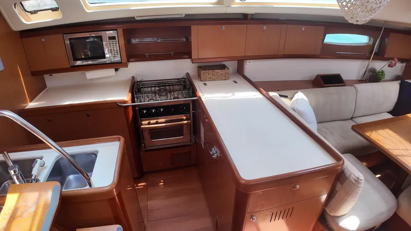 Beluga Yacht Photos Pics 