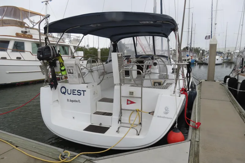 Quest Yacht Photos Pics 