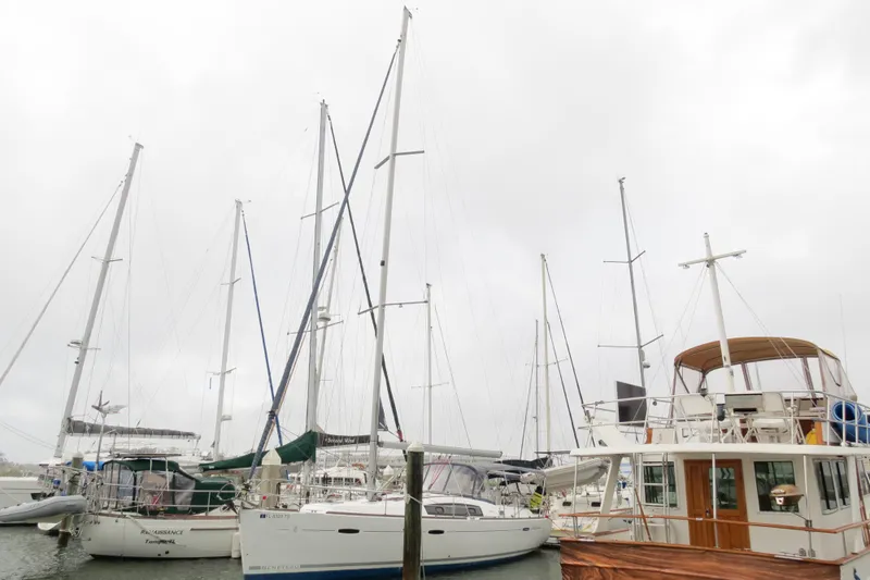 Quest Yacht Photos Pics 