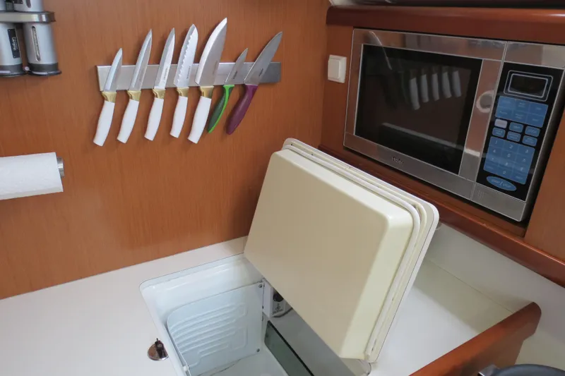 Quest Yacht Photos Pics 