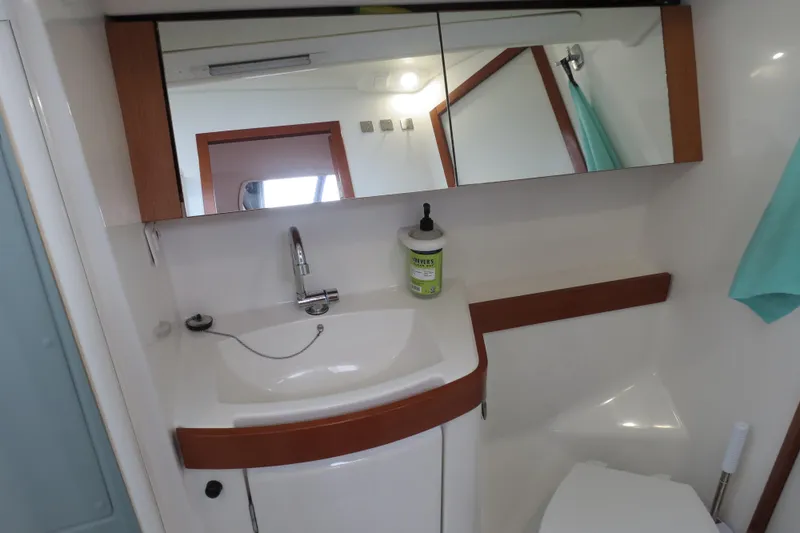 Quest Yacht Photos Pics 