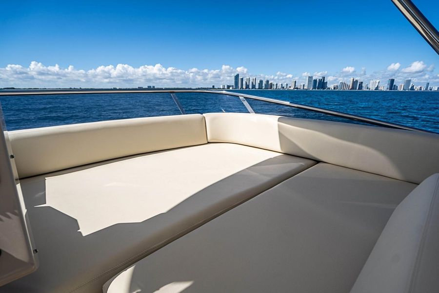 2013 Azimut 64 Flybridge