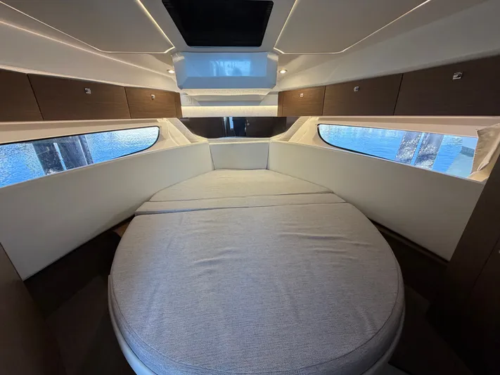  Yacht Photos Pics Interior of 2023 Jeanneau NC 1095 Fly with comfortable bed.