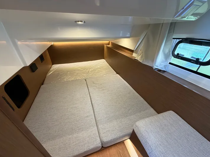  Yacht Photos Pics Interior of 2023 Jeanneau NC 1095 Fly with cozy bed.