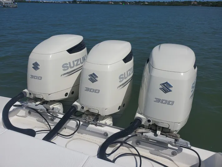 Just Cuz Yacht Photos Pics 