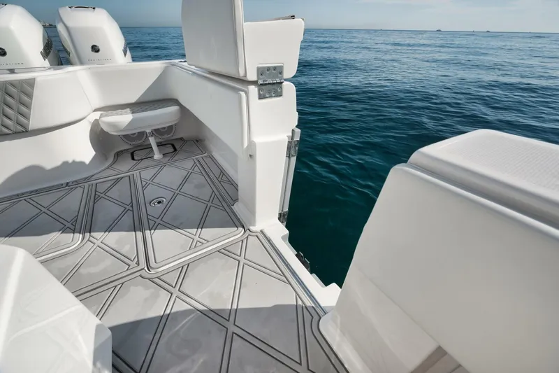 T/t No Shortcuts Yacht Photos Pics 2020 Invincible Open Fisherman boat deck with ocean view.
