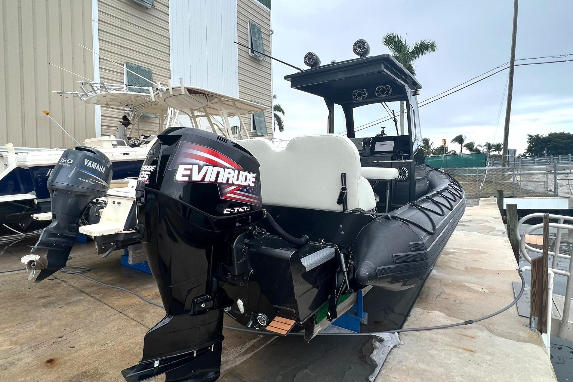 2014 Zodiac Milpro Hurricane Custom Center Console for sale YachtWorld