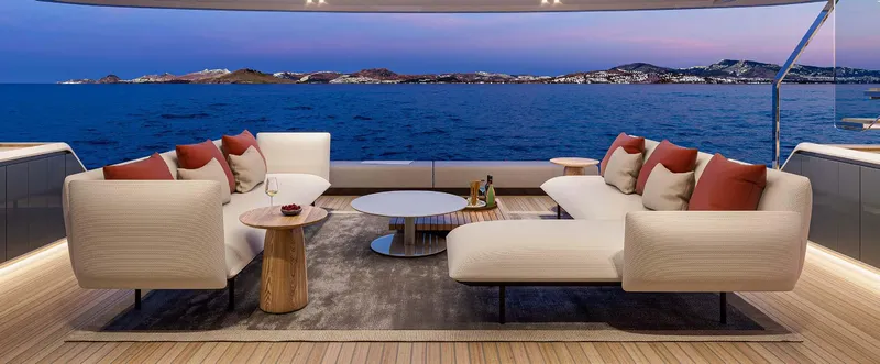 Extra X100 Triplex Yacht Photos Pics EXTRA 100 TRIPLEX