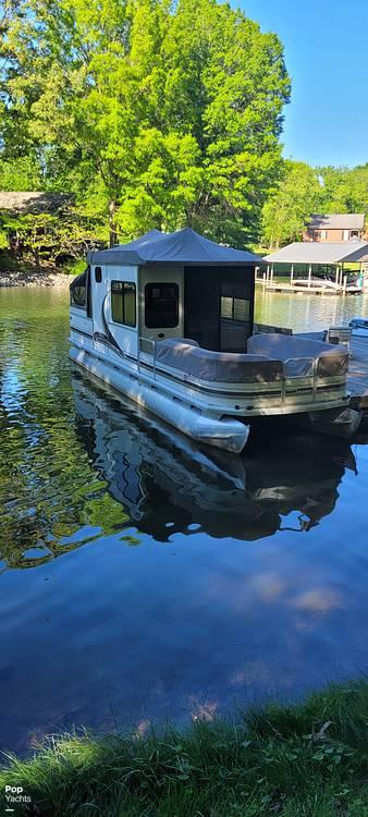 Sun Tracker Party Cruiser | 2004 | 32ft - North Carolina | Boatshop24