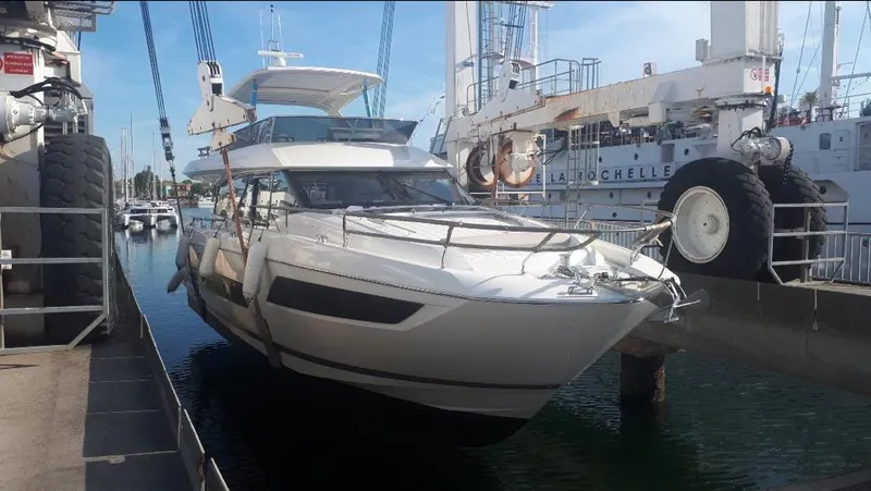  Yacht Photos Pics Prestige 680 model 2019 / Chehab Marine