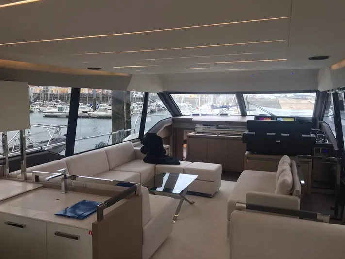  Yacht Photos Pics Prestige 680 model 2019 / Chehab Marine