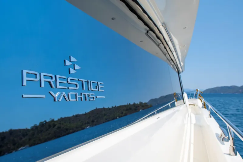  Yacht Photos Pics Prestige 680 model 2019 / Chehab Marine