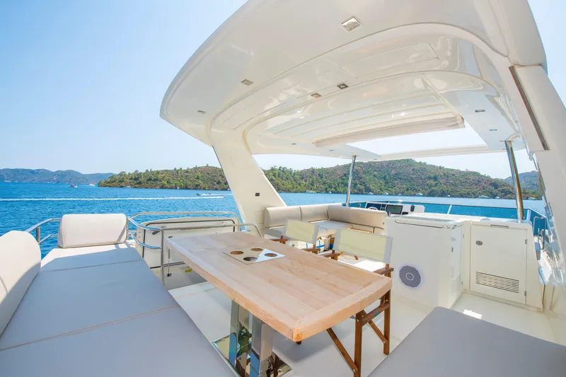  Yacht Photos Pics Prestige 680 model 2019 / Chehab Marine