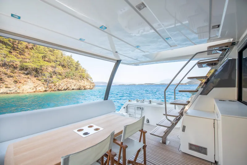  Yacht Photos Pics Prestige 680 model 2019 / Chehab Marine