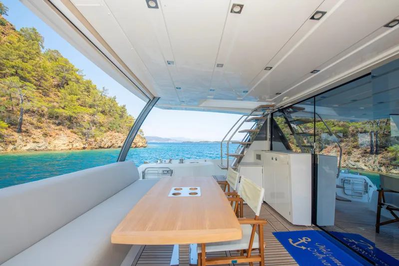  Yacht Photos Pics Prestige 680 model 2019 / Chehab Marine