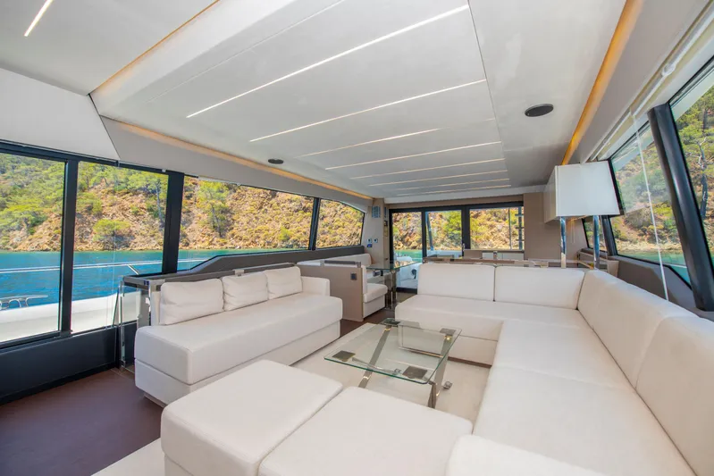  Yacht Photos Pics Prestige 680 model 2019 / Chehab Marine