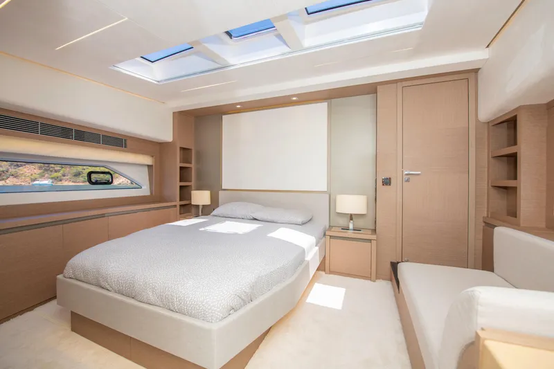  Yacht Photos Pics Prestige 680 model 2019 / Chehab Marine