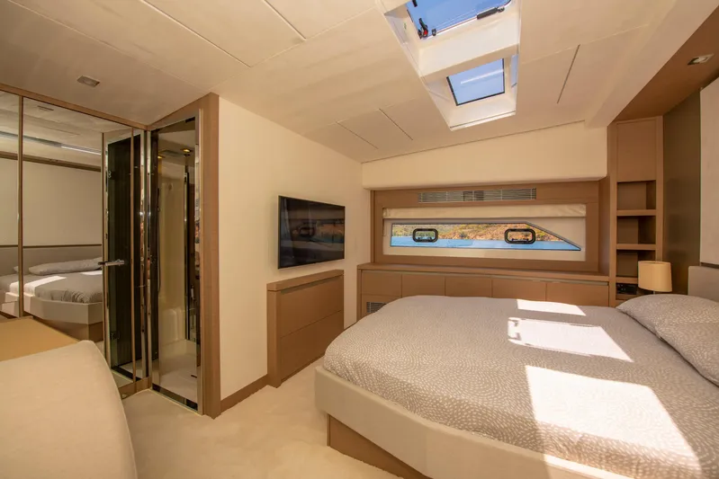  Yacht Photos Pics Prestige 680 model 2019 / Chehab Marine